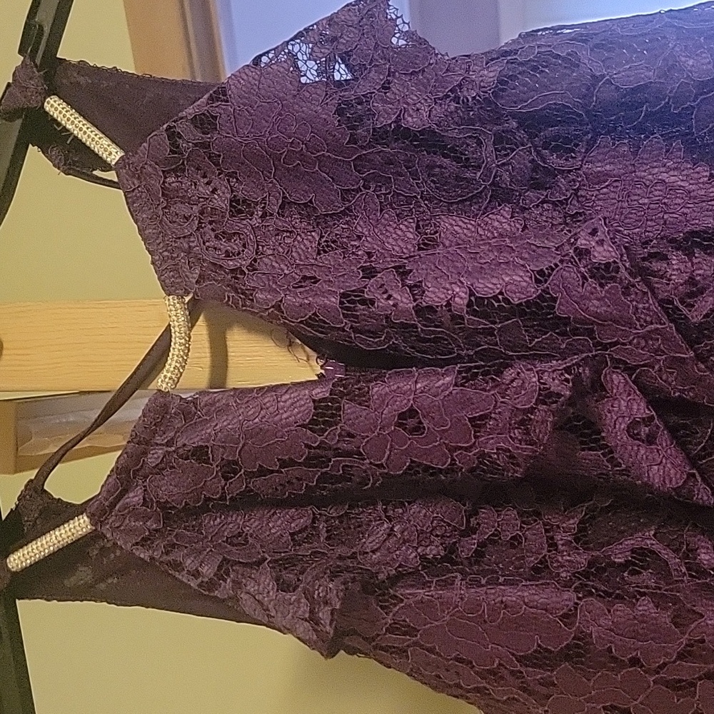 Purple lace ruffled tank